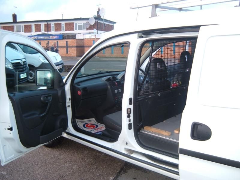 2011 Vauxhall Combo 2000 Cdti 16v image 8