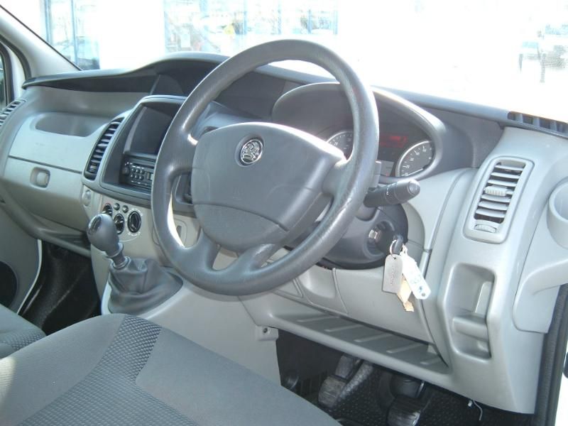 2011 Vauxhall Vivaro 2700 Cdti Swb image 6