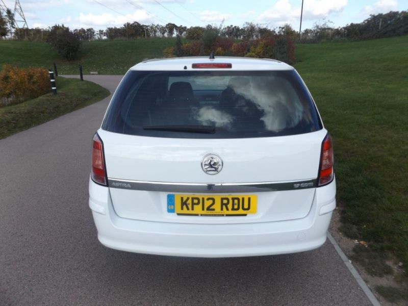 2012 Vauxhall Astra 1.7CDTi Ecoflex image 4
