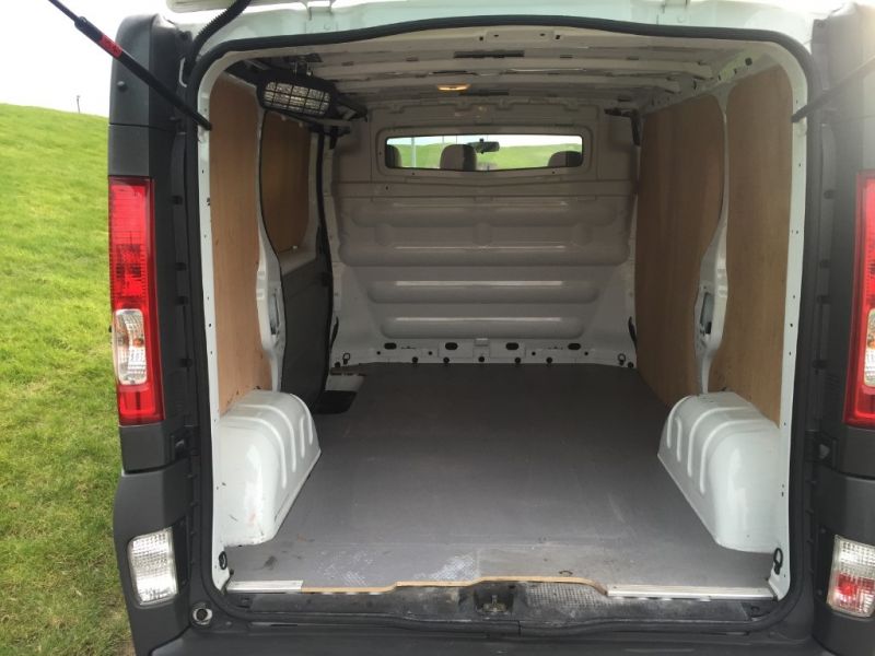 2011 Renault Trafic SL27 dCi image 9