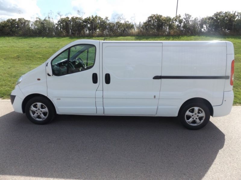2011 Vauxhall Vivaro 2900 CDTi image 5