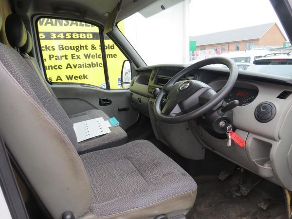 2004 Vauxhall Movano 3300 2.5CDTI image 6