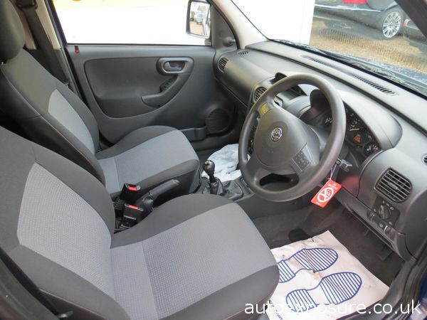 2008 Vauxhall Combo 2000 1.7CDTi image 4