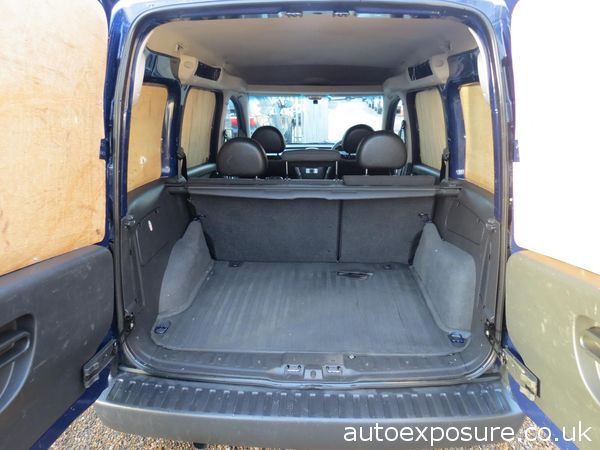 2008 Vauxhall Combo 2000 1.7CDTi image 6