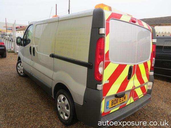 2011 Renault Trafic 2.0 image 3