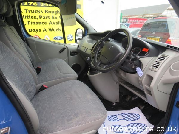 2010 Renault Trafic SL27dCi image 4