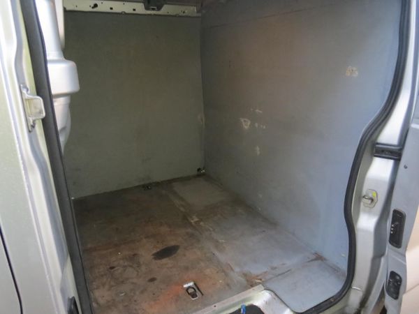 2011 Renault Trafic SL27dCi image 6