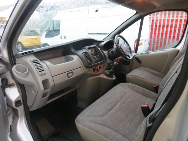 2011 Renault Trafic SL27dCi image 7
