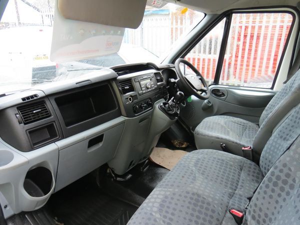 2009 Ford Transit Medium Roof image 7