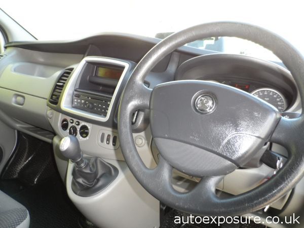 2011 Vauxhall Vivaro 2.0CDTI image 5