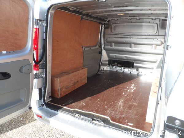 2011 Vauxhall Vivaro 2.0CDTI image 7