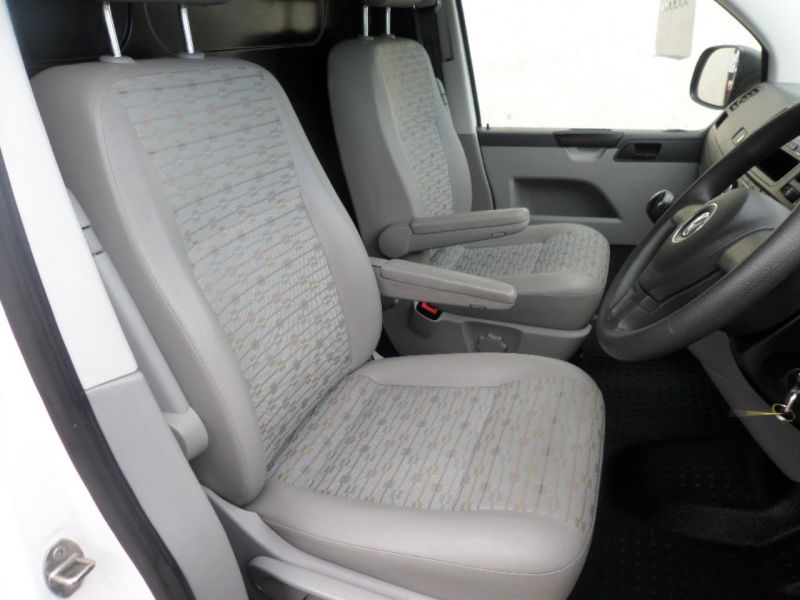 2012 Volkswagen Transporter T30 Tdi image 8