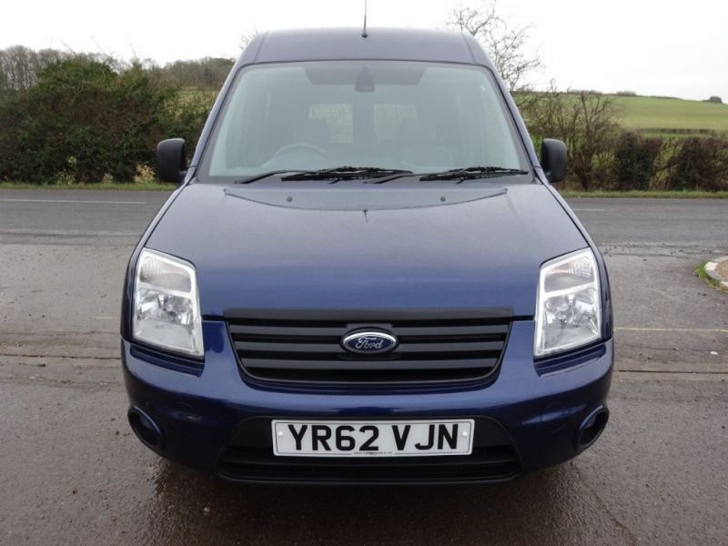 2012 Ford Transit Connect T230 Trend Hr Dcb image 2