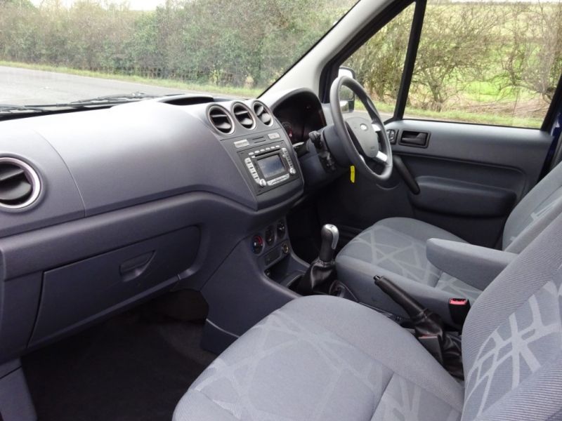 2012 Ford Transit Connect T230 Trend Hr Dcb image 9