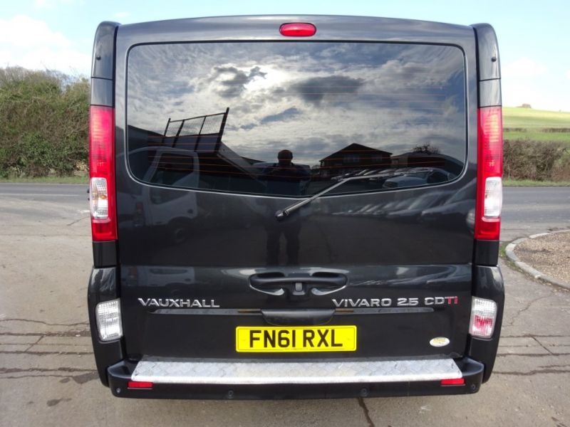 2011 Vauxhall Vivaro 2700 CDTi Sportive image 3