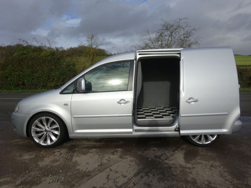2010 Volkswagen Caddy C20 TDi 104 Custom Van image 6