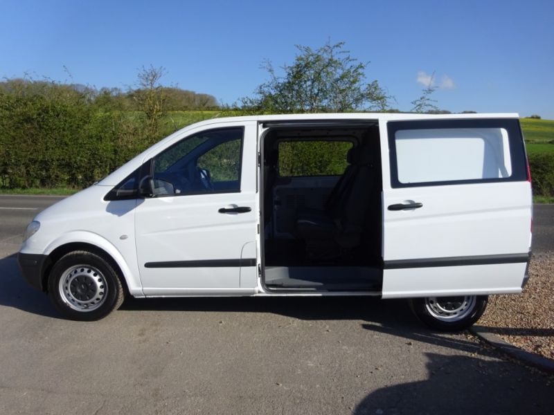 2010 Mercedes-Benz Vito 115 Cdi Crew Van image 4