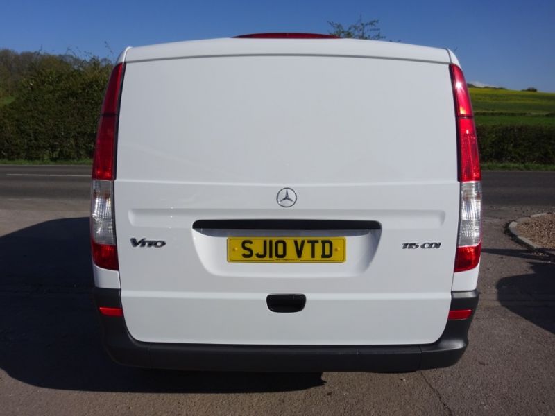 2010 Mercedes-Benz Vito 115 Cdi Crew Van image 6