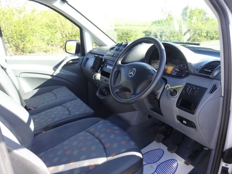 2010 Mercedes-Benz Vito 115 Cdi Crew Van image 10