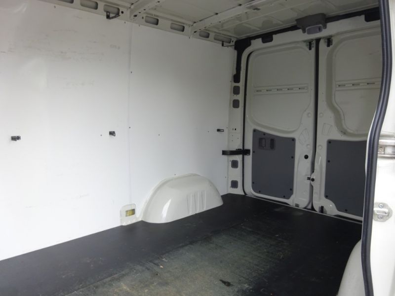 2010 Volkswagen Crafter Cr30 SWB image 8