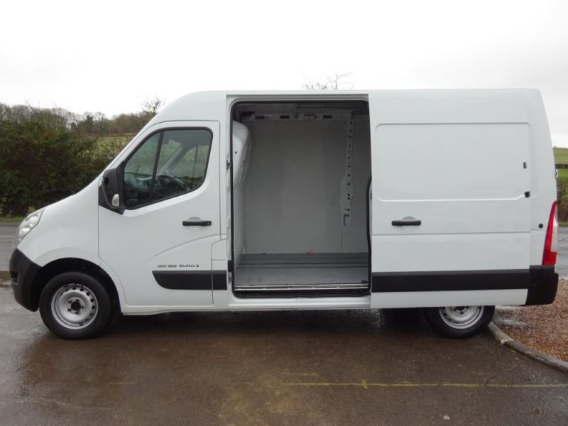 2011 Renault Master dCi SR 125ps Euro 5 image 3