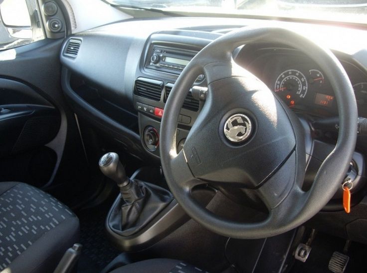 2014 Vauxhall Combo 2000 CDTi Sportive image 6