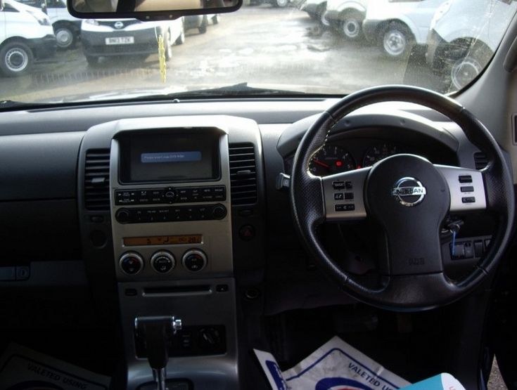 2007 Nissan Navara Aventura dCi 4x4 image 8
