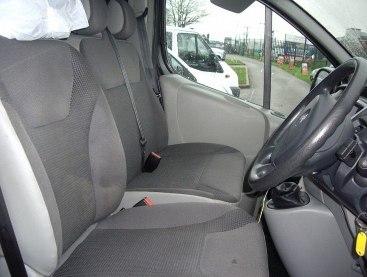 2012 Vauxhall Vivaro 2900 CDTi Sportive image 6