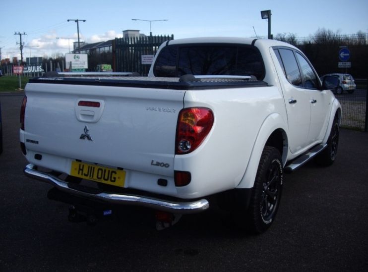 2011 Mitsubishi L200 di-D 4x4 Warrior Lb Dcb image 5