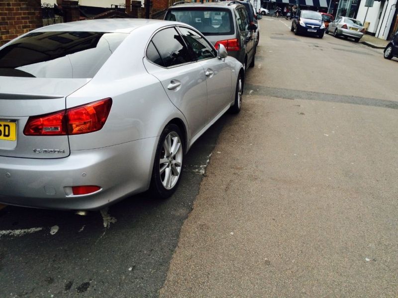 2006 Lexus is220D image 2