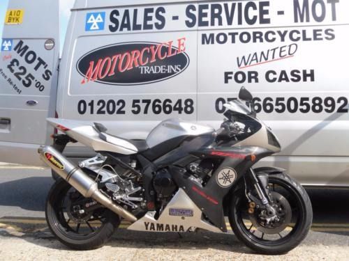 2002 YAMAHA YZF R1 image 1