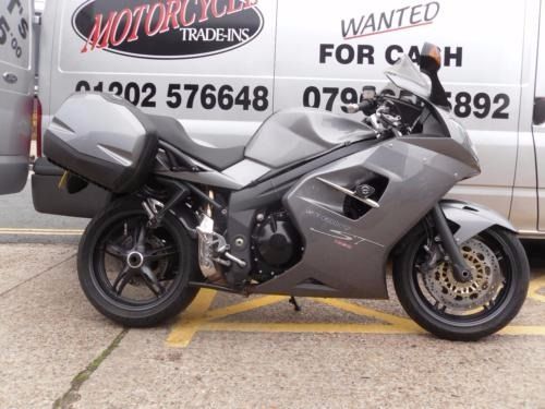 2008 TRIUMPH SPRINT ST 1050 image 1