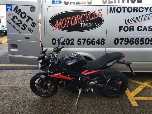 2014 TRIUMPH STREET TRIPLE image 2