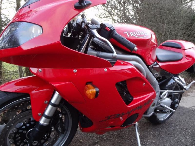 2004 Triumph Daytona 955i image 4
