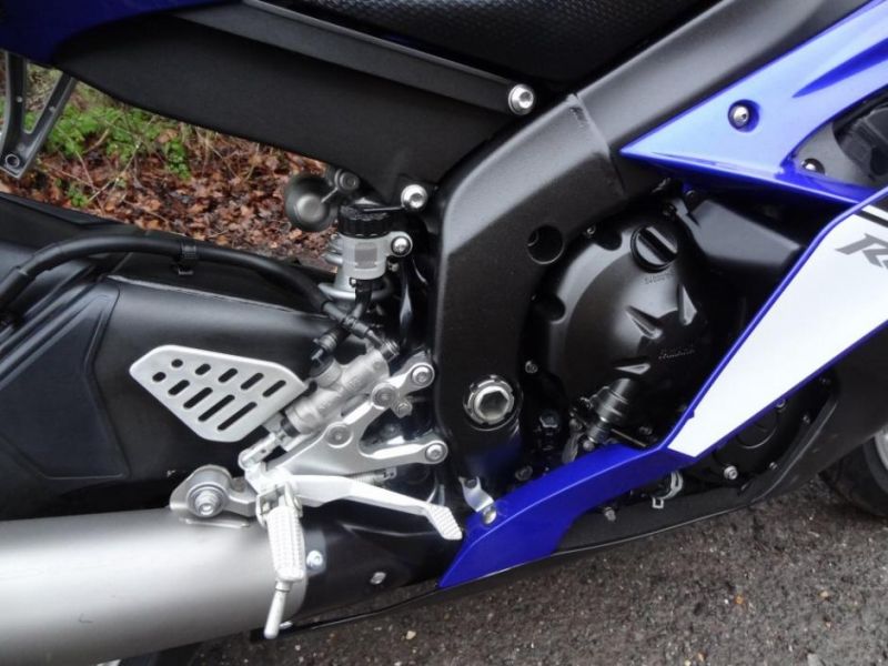 2009 Yamaha YZF R6 image 3