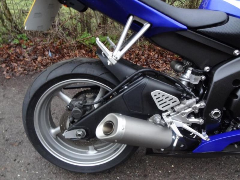 2009 Yamaha YZF R6 image 5