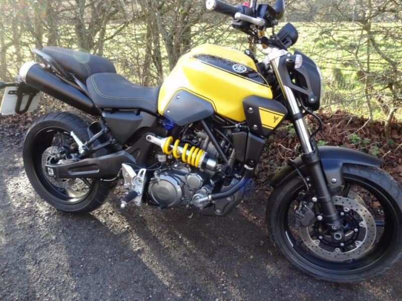 2010 Yamaha MT-03 image 2