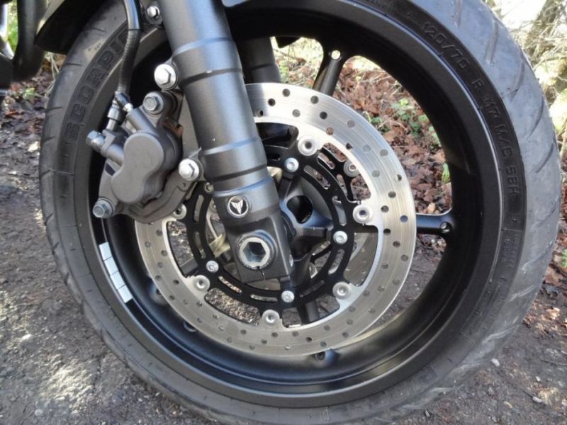 2010 Yamaha MT-03 image 5