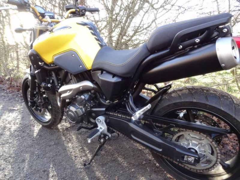 2010 Yamaha MT-03 image 6