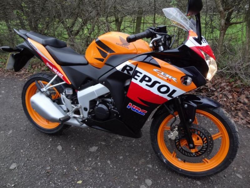 2012 Honda CBR125 R-C Repsol image 1