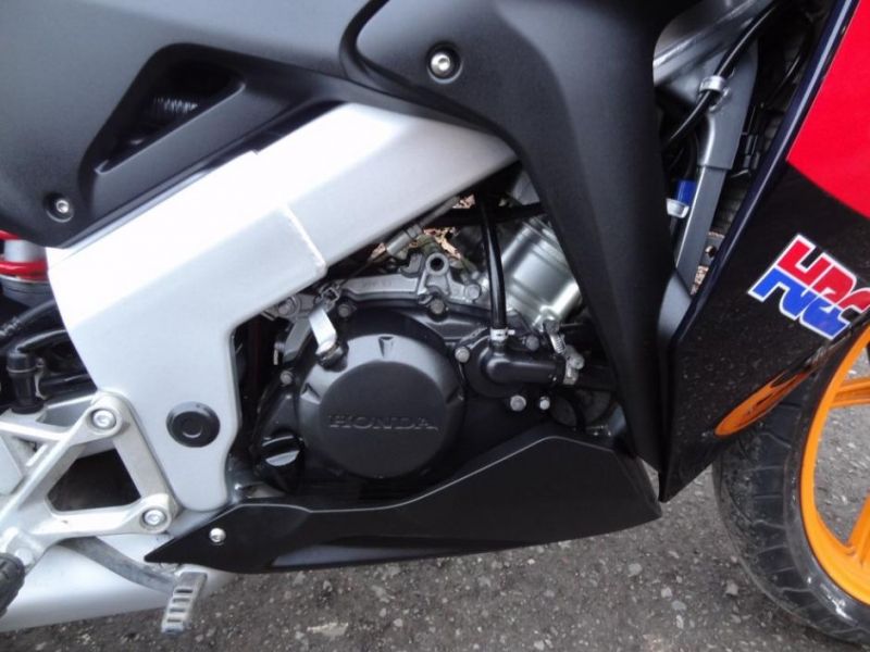 2012 Honda CBR125 R-C Repsol image 7