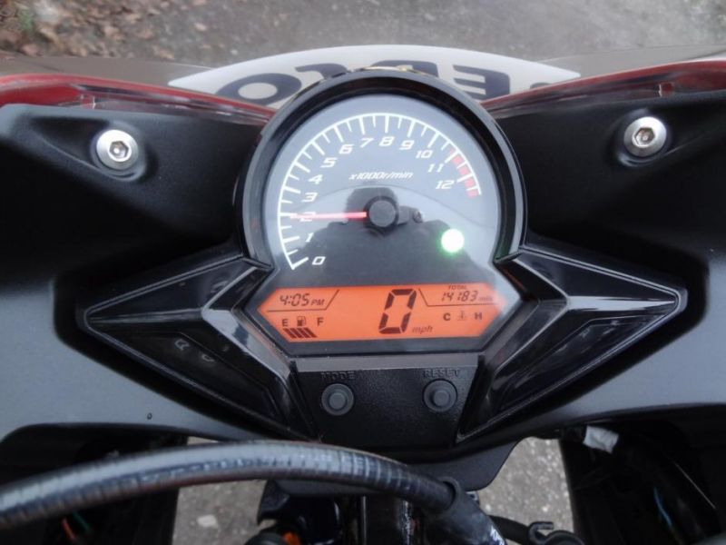 2012 Honda CBR125 R-C Repsol image 8