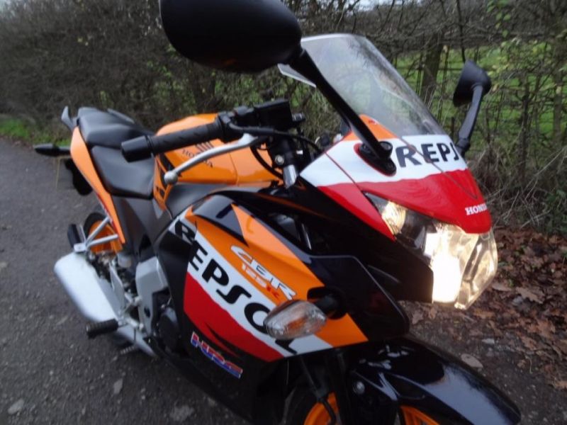 2012 Honda CBR125 R-C Repsol image 9