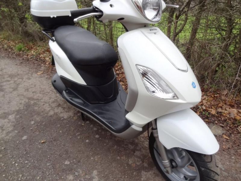 2011 Piaggio Fly125 image 4