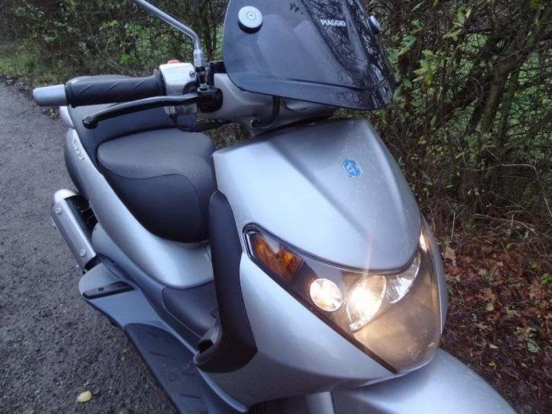 2003 Piaggio B125 image 7