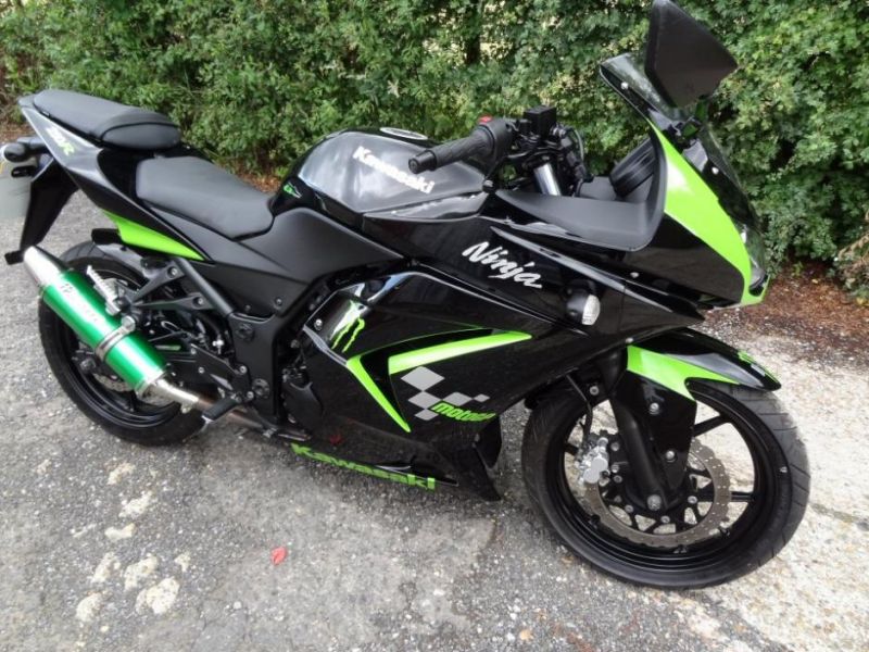 2010 Kawasaki Ninja 250R image 1