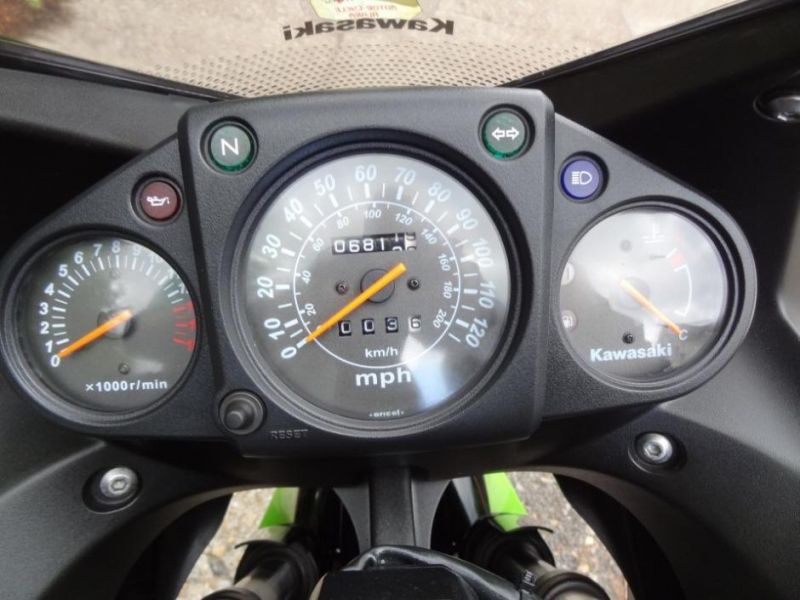 2010 Kawasaki Ninja 250R image 7