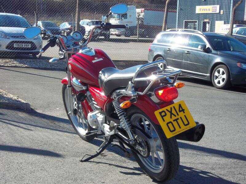 2014 Yamaha YBR 125 Custom image 5