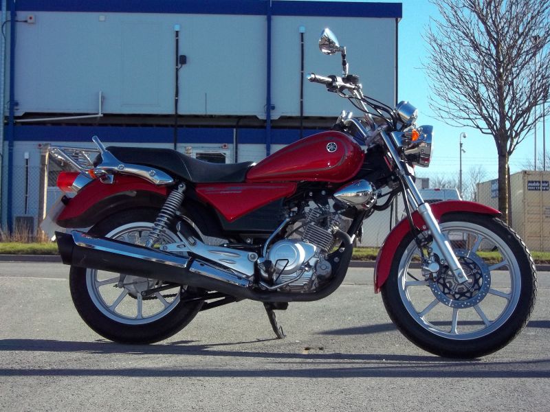 2014 Yamaha YBR 125 Custom image 7