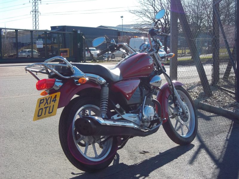 2014 Yamaha YBR 125 Custom image 8